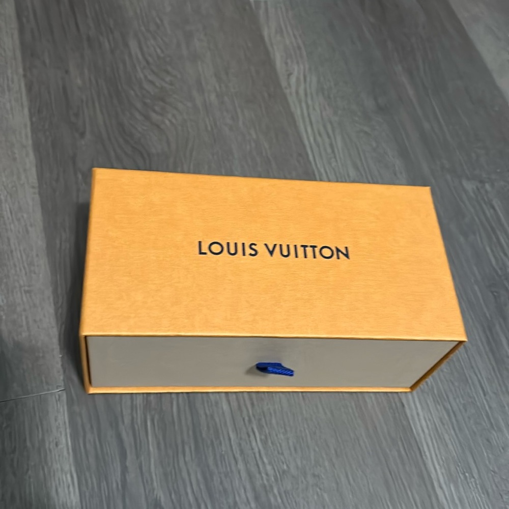 Louis box for sunglasses